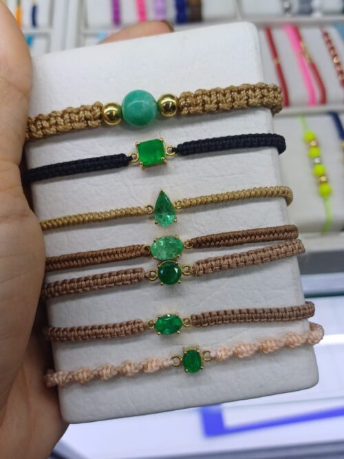 Bracelet with an emerald stone